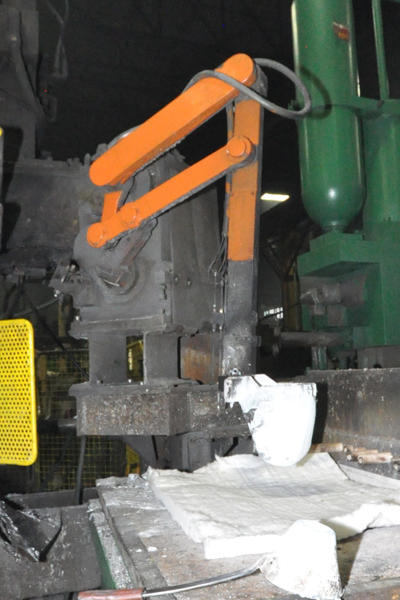 Detailed Pictures of Toshiba Cold Chamber Die Casting Machine DCMP-4502