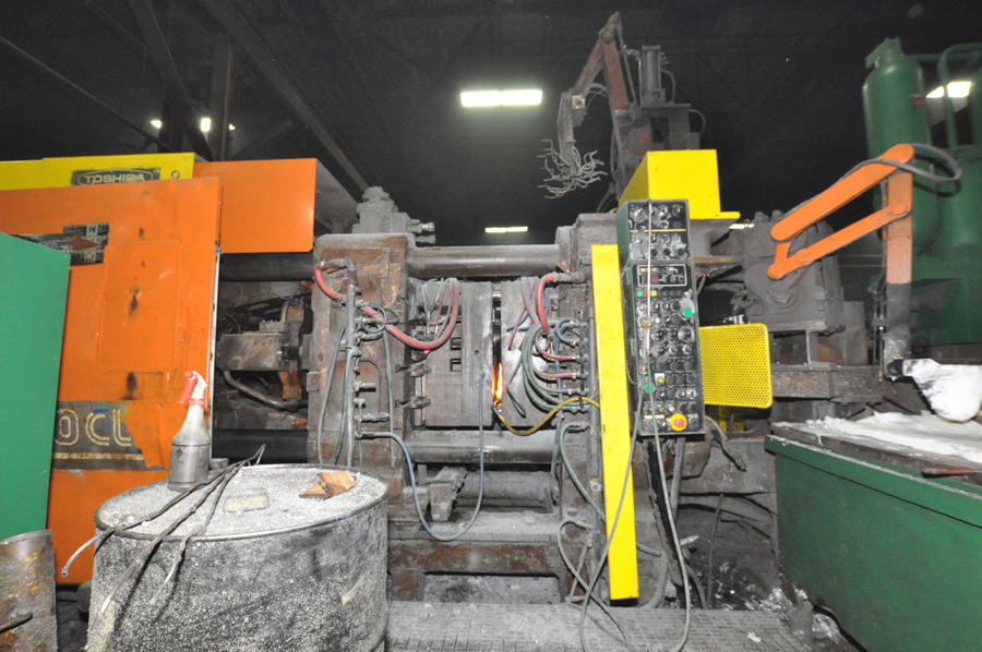 Detailed Pictures of Toshiba Cold Chamber Die Casting Machine DCMP-4502