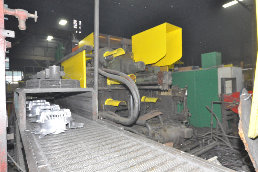 Detailed Pictures of Toshiba Cold Chamber Die Casting Machine DCMP-4502