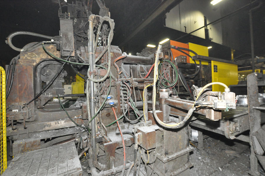 Detailed Pictures of Toshiba Cold Chamber Die Casting Machine DCMP-4502