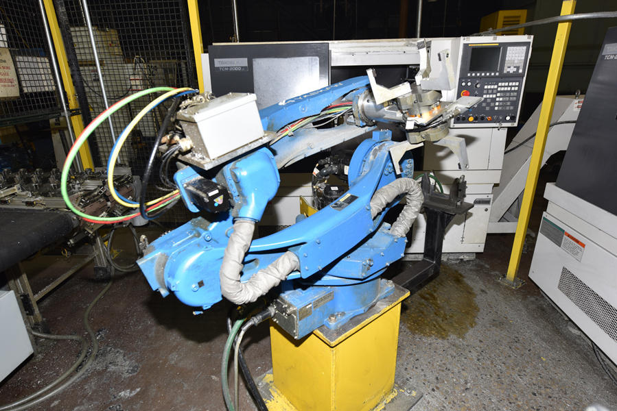 Detailed Pictures of ABB Six Axis Robot with Extractor Package DCMP-4610