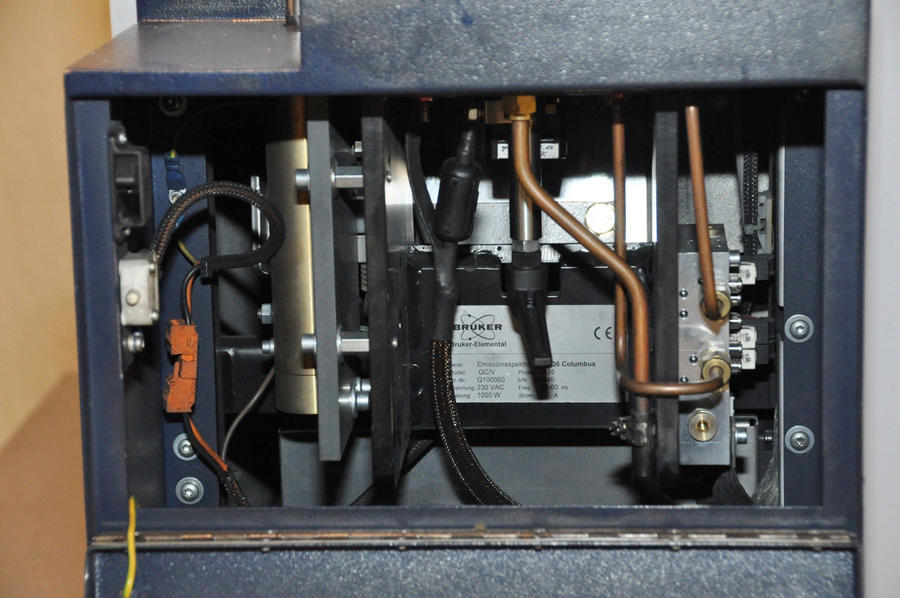 Detailed Pictures of Bruker Metal Analytic Mass Spectrometer DCMP-4638