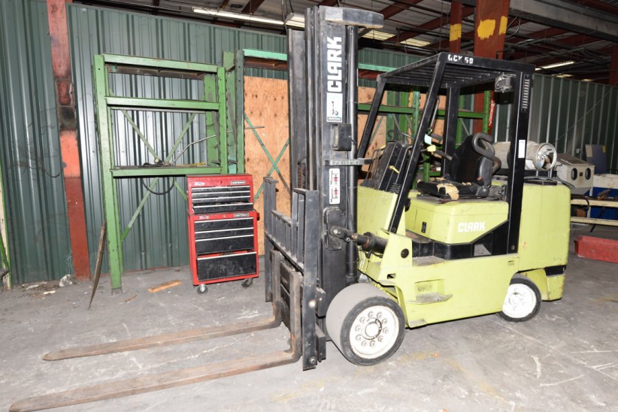 Detailed Pictures of Clark Forklift DCMP-4730
