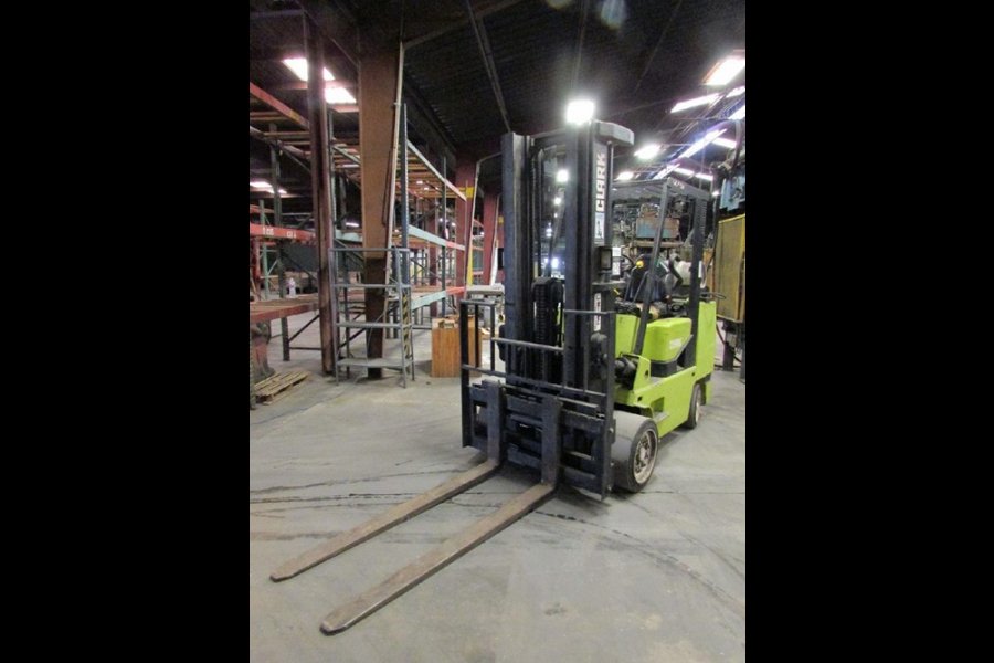 Detailed Pictures of Clark Forklift DCMP-4730