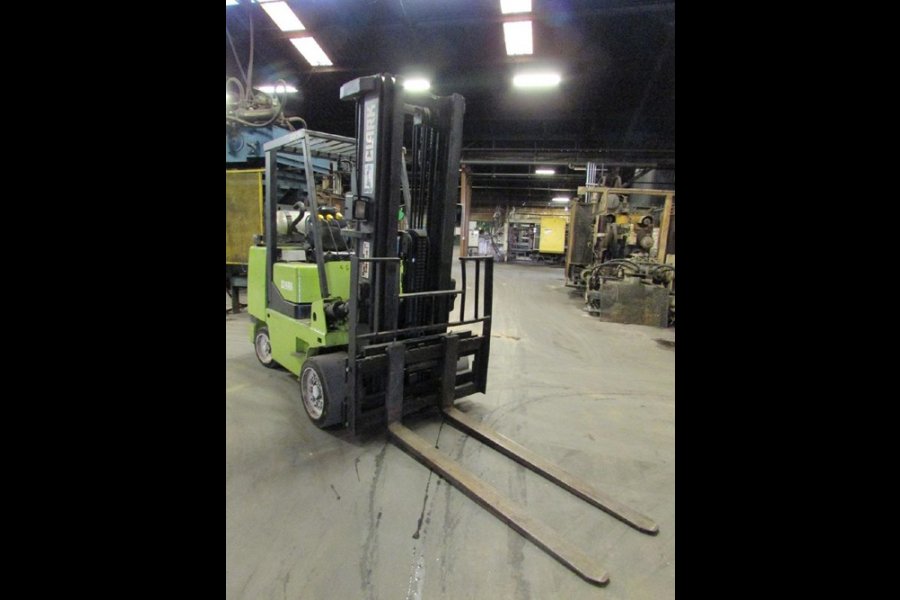 Detailed Pictures of Clark Forklift DCMP-4730