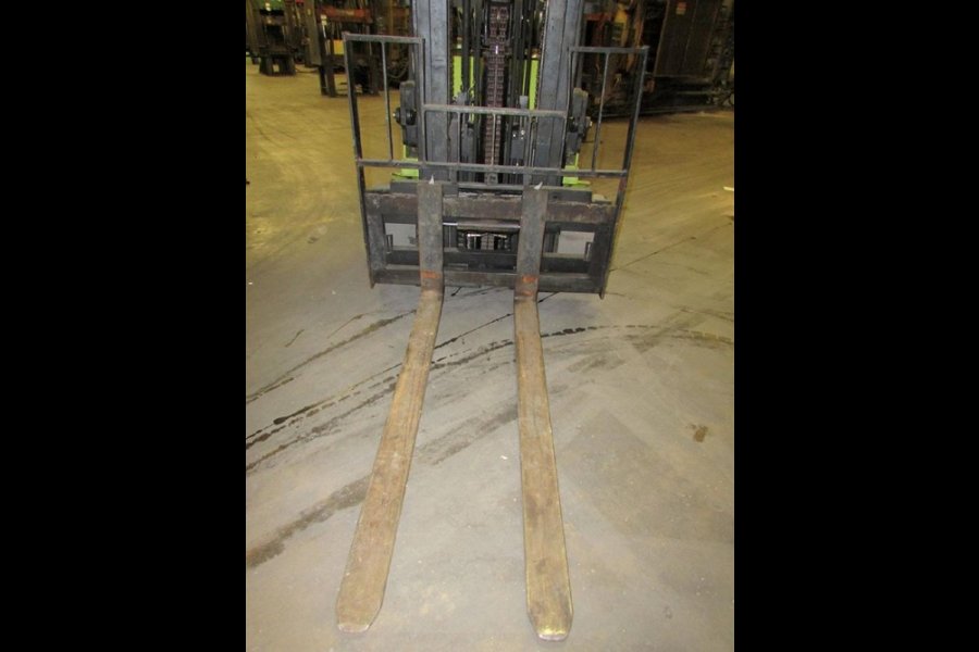 Detailed Pictures of Clark Forklift DCMP-4730
