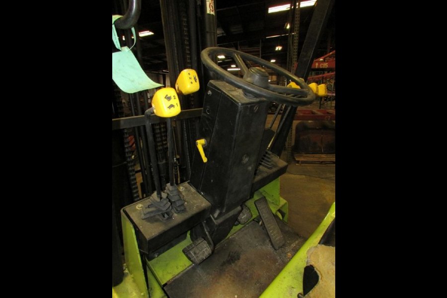 Detailed Pictures of Clark Forklift DCMP-4730
