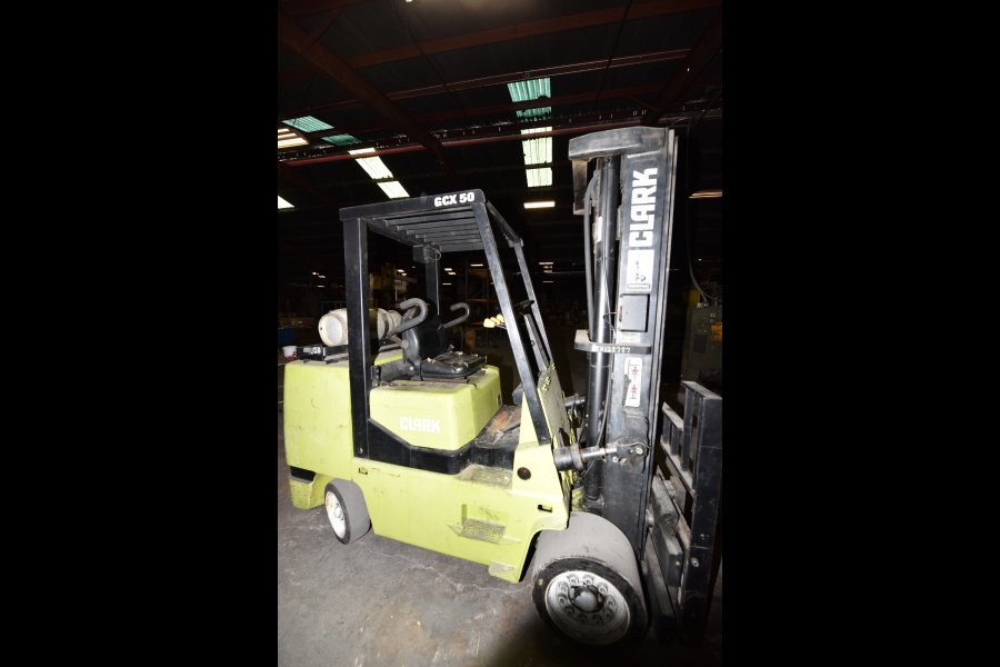 Detailed Pictures of Clark Forklift DCMP-4730