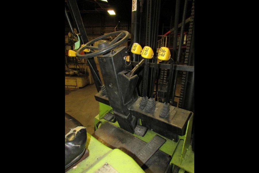 Detailed Pictures of Clark Forklift DCMP-4730
