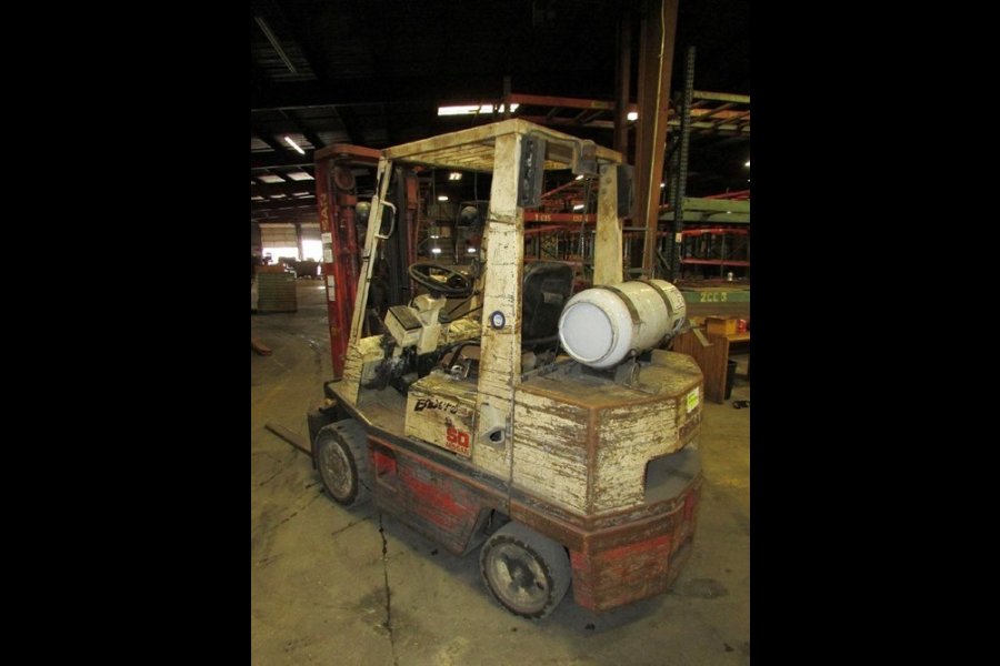Detailed Pictures of Nissan Forklift DCMP-4732