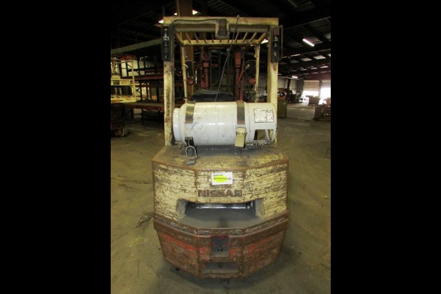 Detailed Pictures of Nissan Forklift DCMP-4732