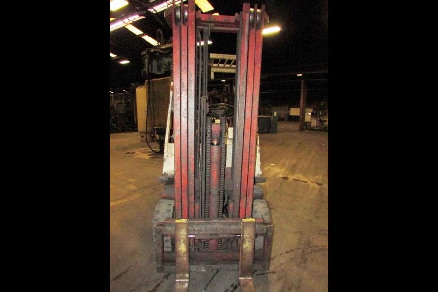 Detailed Pictures of Nissan Forklift DCMP-4732
