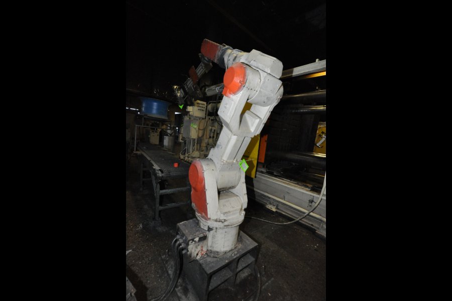 Detailed Pictures of Kawasaki Six Axis Foundry Rated Robot DCMP-4789