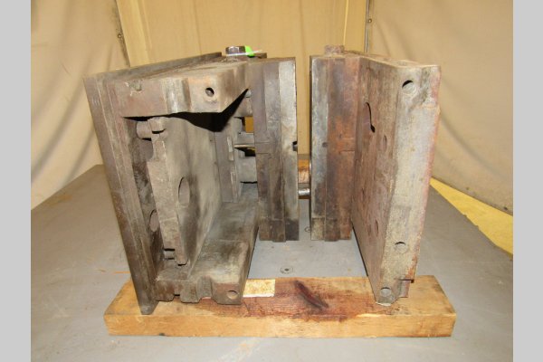 Image of Standard Duty, Double Unit, Cold Chamber Aluminum master unit die holder For_Sale DCM-4885