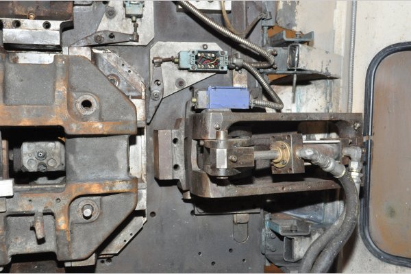 Detailed Pictures of Techmire Multi-slide Hot Chamber Miniature Die Cast Machine DCMP-4973
