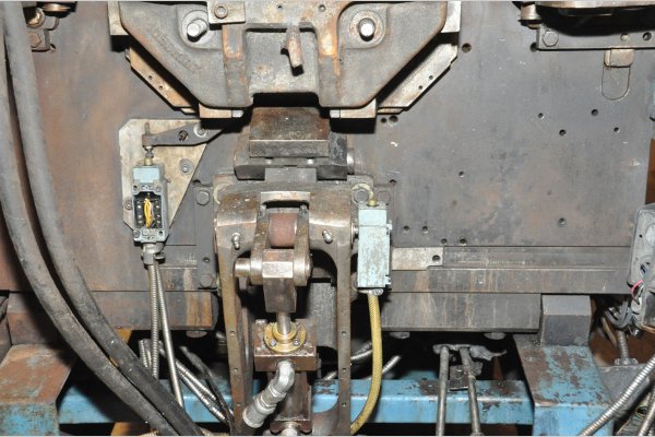 Detailed Pictures of Techmire Multi-slide Hot Chamber Miniature Die Cast Machine DCMP-4973