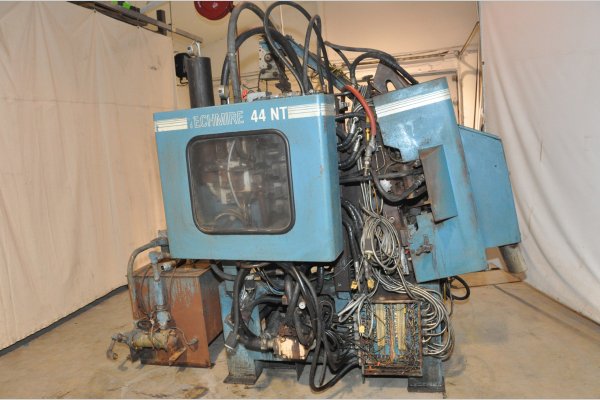 Detailed Pictures of Techmire Multi-slide Hot Chamber Miniature Die Cast Machine DCMP-4973