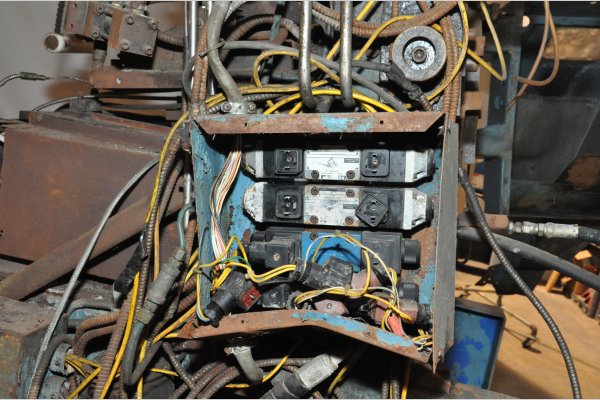 Detailed Pictures of Techmire Multi-slide Hot Chamber Miniature Die Cast Machine DCMP-4975