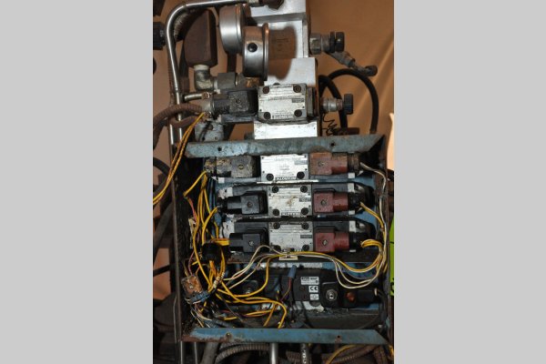 Detailed Pictures of Techmire Multi-slide Hot Chamber Miniature Die Cast Machine DCMP-4975