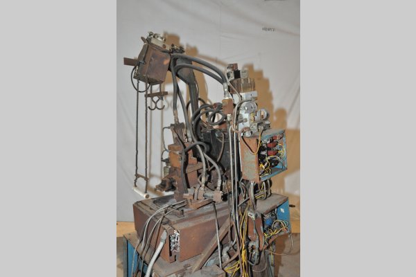 Detailed Pictures of Techmire Multi-slide Hot Chamber Miniature Die Cast Machine DCMP-4975