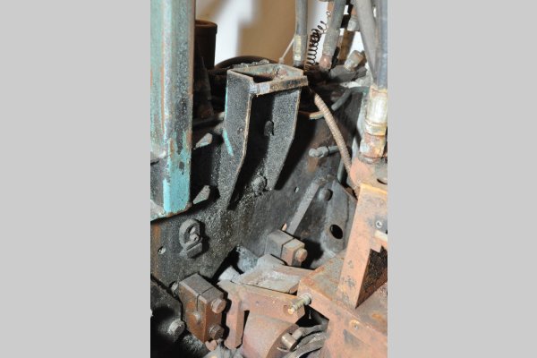 Detailed Pictures of Techmire Multi-slide Hot Chamber Miniature Die Cast Machine DCMP-4975