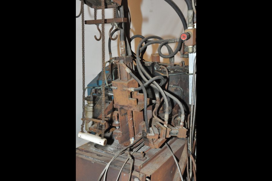 Detailed Pictures of Techmire Multi-slide Hot Chamber Miniature Die Cast Machine DCMP-4975