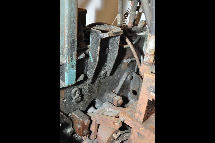 Detailed Pictures of Techmire Multi-slide Hot Chamber Miniature Die Cast Machine DCMP-4975