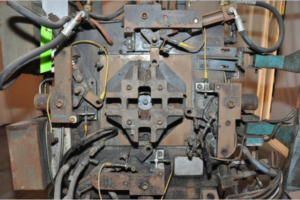 Detailed Pictures of Techmire Multi-slide Hot Chamber Miniature Die Cast Machine DCMP-4977