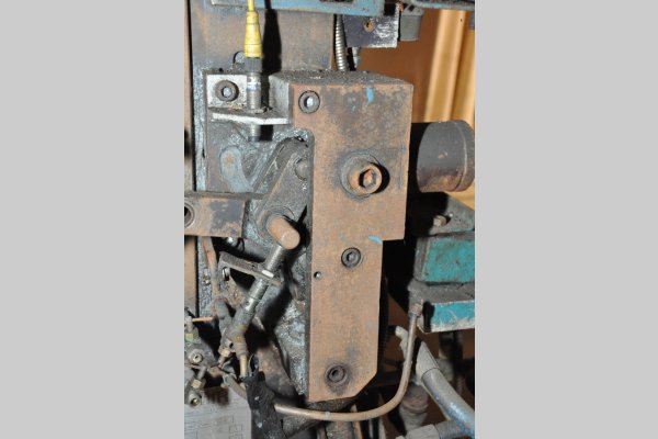 Detailed Pictures of Techmire Multi-slide Hot Chamber Miniature Die Cast Machine DCMP-4977