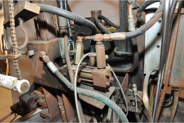 Detailed Pictures of Techmire Multi-slide Hot Chamber Miniature Die Cast Machine DCMP-4977