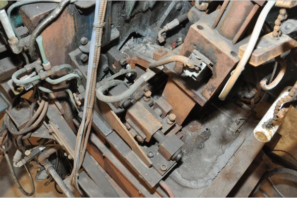 Detailed Pictures of Techmire Multi-slide Hot Chamber Miniature Die Cast Machine DCMP-4977