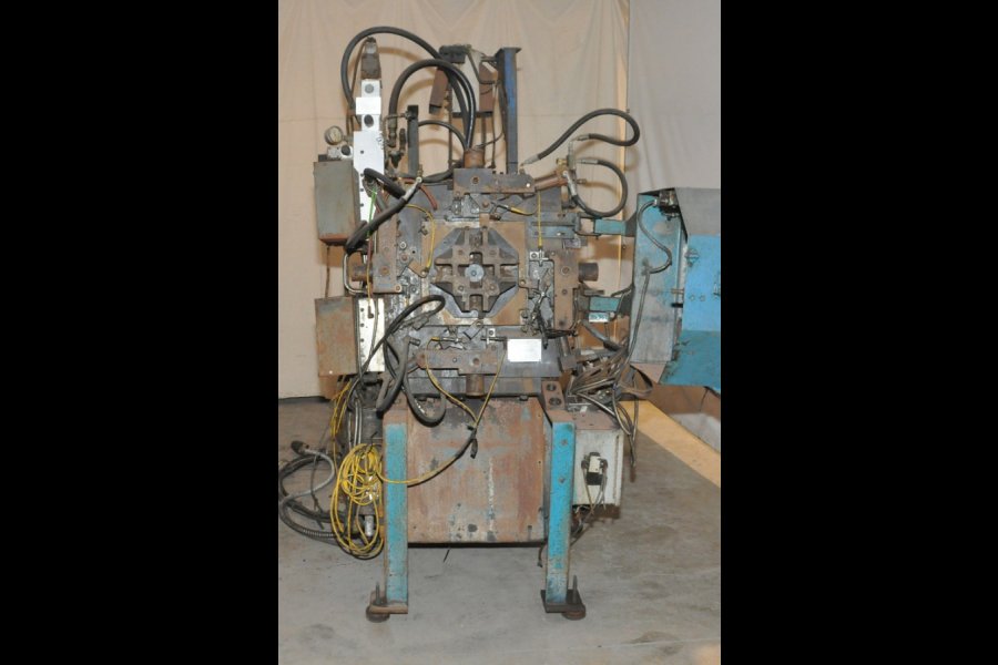 Detailed Pictures of Techmire Multi-slide Hot Chamber Miniature Die Cast Machine DCMP-4977