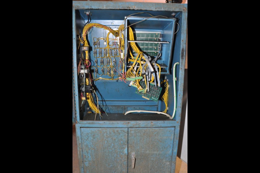 Detailed Pictures of Techmire Multi-slide Hot Chamber Miniature Die Cast Machine DCMP-4977