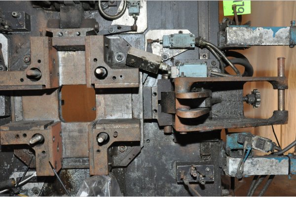 Detailed Pictures of Techmire Multi-slide Hot Chamber Miniature Die Cast Machine DCMP-4979