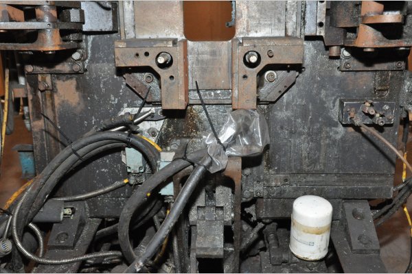 Detailed Pictures of Techmire Multi-slide Hot Chamber Miniature Die Cast Machine DCMP-4979