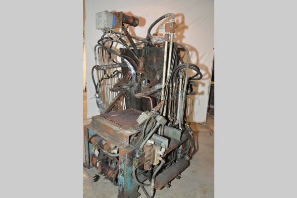 Detailed Pictures of Techmire Multi-slide Hot Chamber Miniature Die Cast Machine DCMP-4979