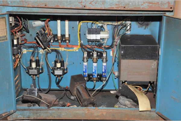 Detailed Pictures of Techmire Multi-slide Hot Chamber Miniature Die Cast Machine DCMP-4979
