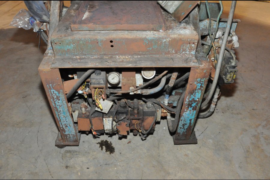 Detailed Pictures of Techmire Multi-slide Hot Chamber Miniature Die Cast Machine DCMP-4979