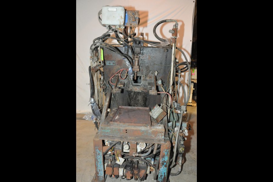 Detailed Pictures of Techmire Multi-slide Hot Chamber Miniature Die Cast Machine DCMP-4979