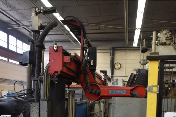 Detailed Pictures of Frech Cold Chamber Die Casting Machine DCMP-4985