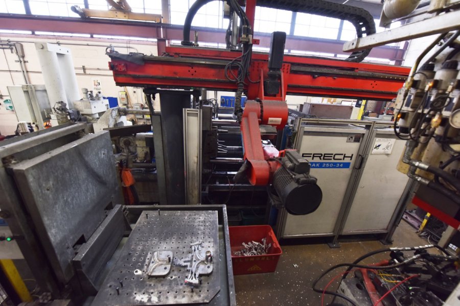 Detailed Pictures of Frech Cold Chamber Die Casting Machine DCMP-4985