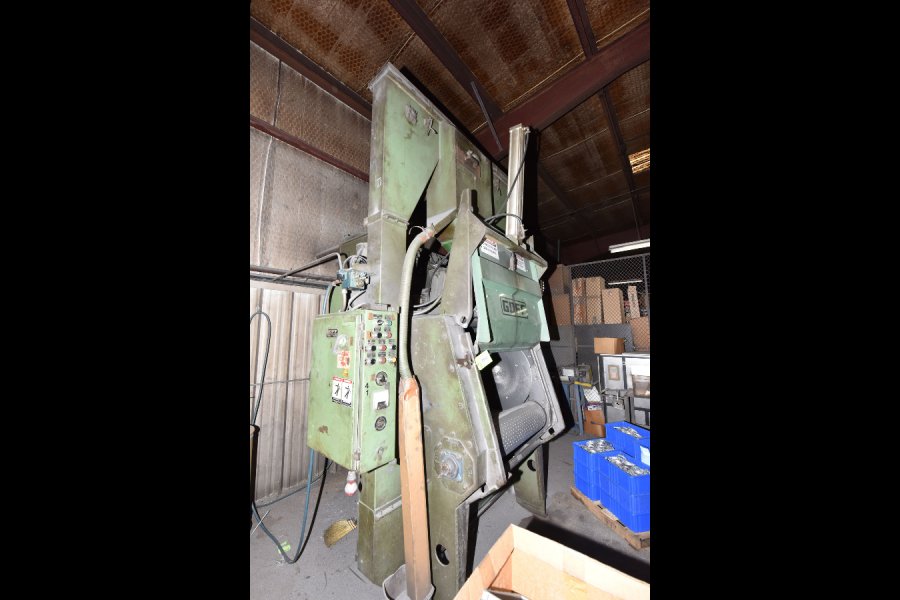 Detailed Pictures of Goff Steel Belt Tumble Shot Blast Machine DCMP-5153