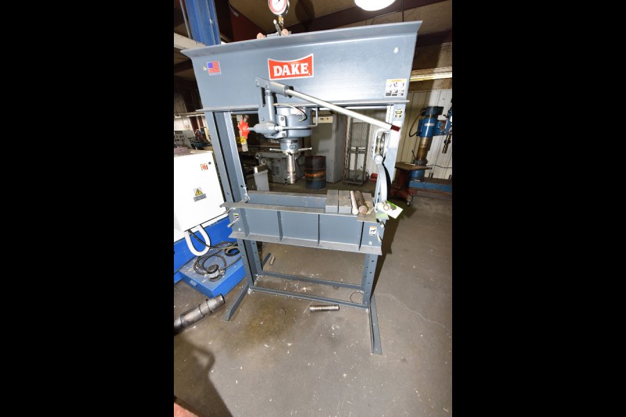 Picture of Dake Hydraulically Powered, Manually Operated Toolroom Shop Press DCMP-5171