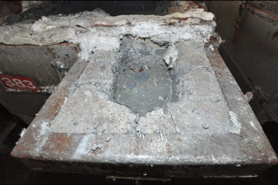 Detailed Pictures of Cal-Miser Low Energy Gas Heated Aluminum Holding Furnace DCMP-5307
