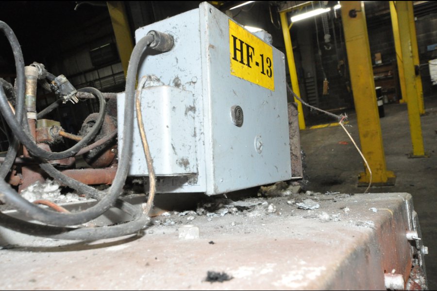 Detailed Pictures of Cal-Miser Low Energy Gas Heated Aluminum Holding Furnace DCMP-5307