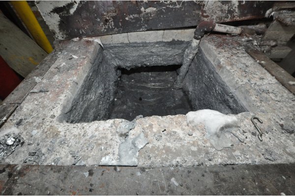 Detailed Pictures of Cal-Miser Low Energy Gas Heated Aluminum Holding Furnace DCMP-5308