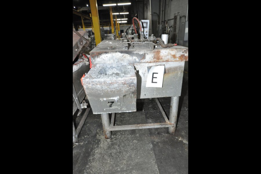 Detailed Pictures of Cal-Miser Low Energy Gas Heated Aluminum Holding Furnace DCMP-5308