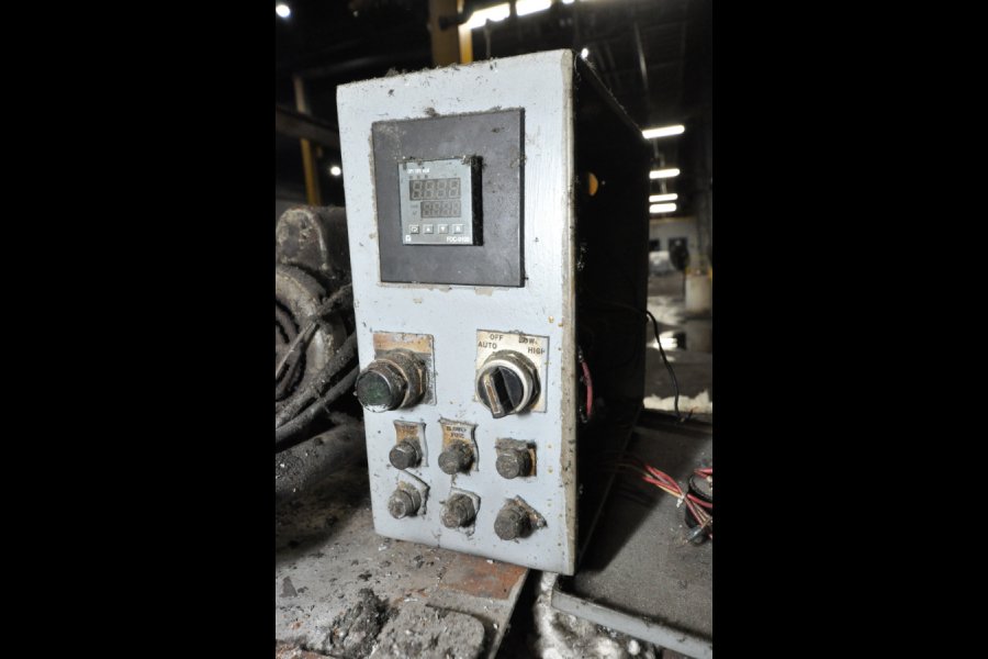 Detailed Pictures of Cal-Miser Low Energy Gas Heated Aluminum Holding Furnace DCMP-5308