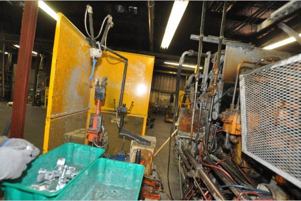 Image of Horizontal Hot Chamber Zinc (Zamak) High Pressure Die Casting Machine For_Sale DCM-5315