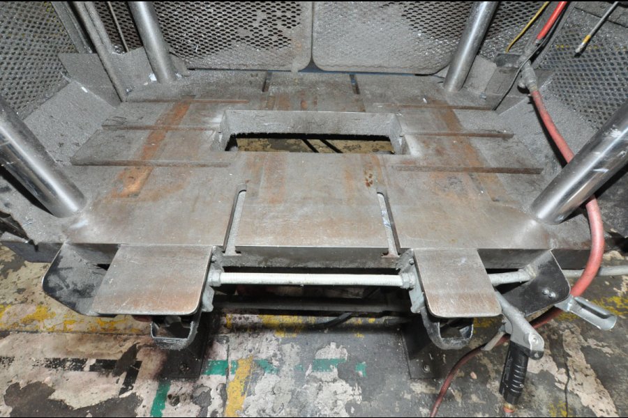 Detailed Pictures of Metal Mechanics Vertical Die Cast Trimming Press DCMP-5326